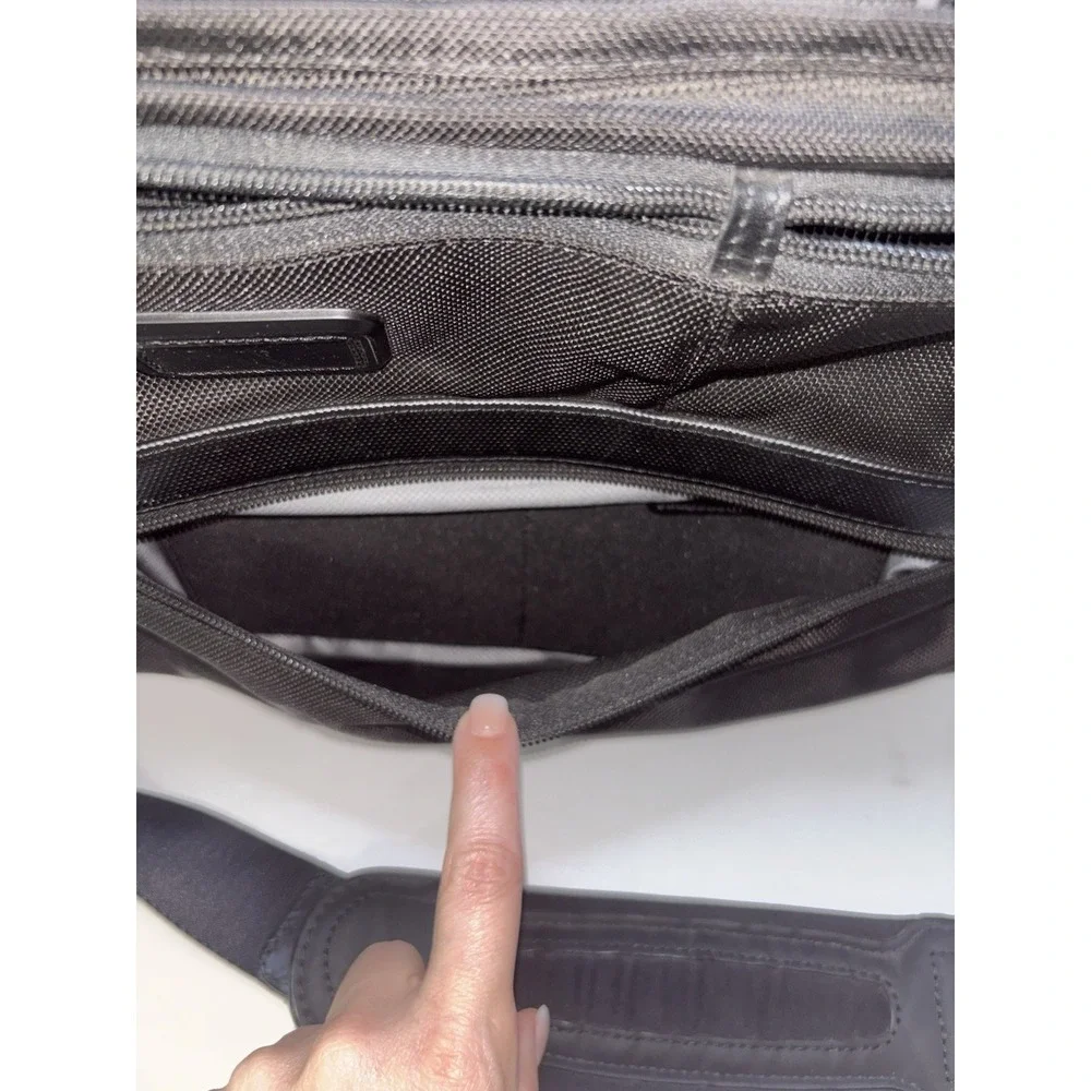 TUMI ALPHA 2 T-PASS Medium Screen Briefcase Laptop Bag Nylon / MODEL# 26516D2